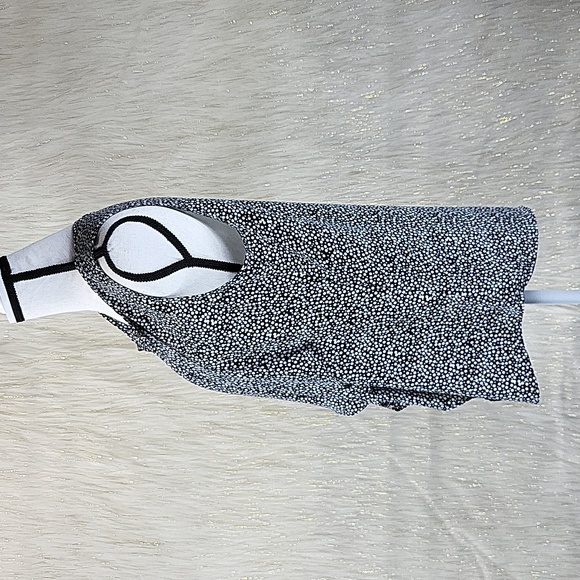 Van Heusen Sleeveless Blouse - Picture 5 of 7